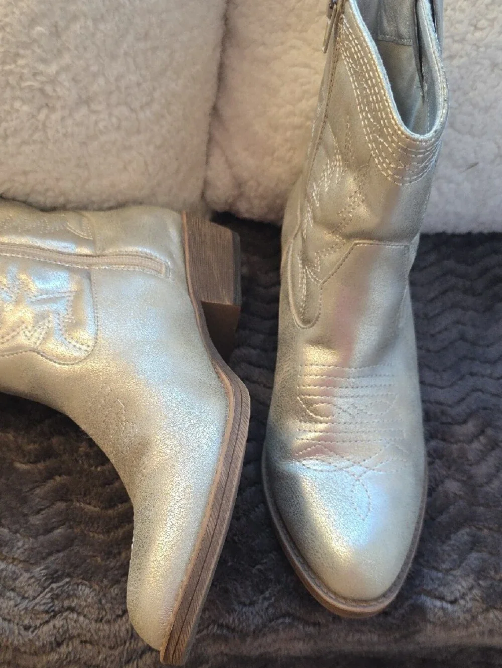 Women's Metallic Silver Western Ankle Boots